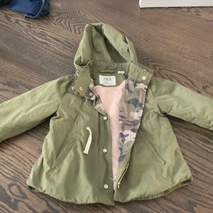 Green light weight jacket, perfect for fall and spring. Runs a little bit big